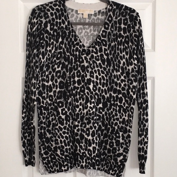 MICHAEL Michael Kors Animal Print V Neck Sweater - Picture 1 of 5